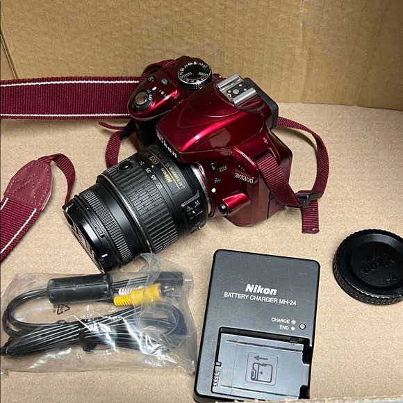 Nikon DSLR Camera - Picture 5 of 13